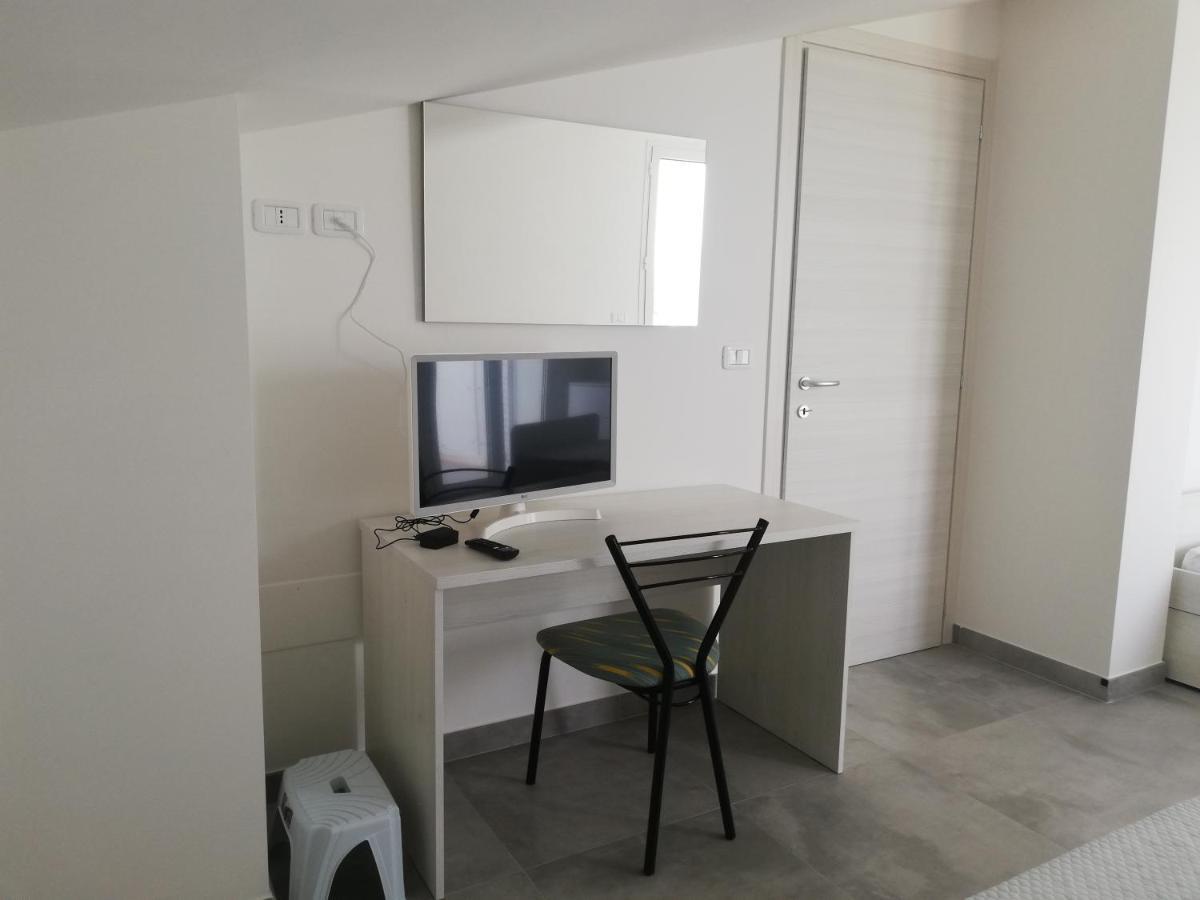 Attico Fronte Mare Apartment มาร์ตินซิกูโร ภายนอก รูปภาพ