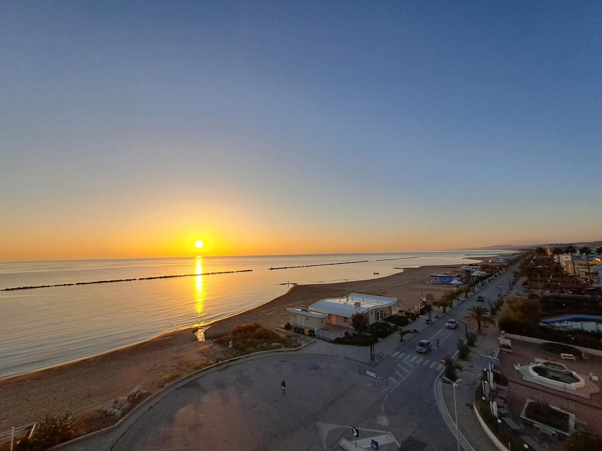 Attico Fronte Mare Apartment มาร์ตินซิกูโร ภายนอก รูปภาพ
